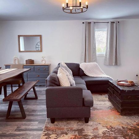 Private Cottage With Huge Private Dog Park! Barrys Bay Bagian luar foto