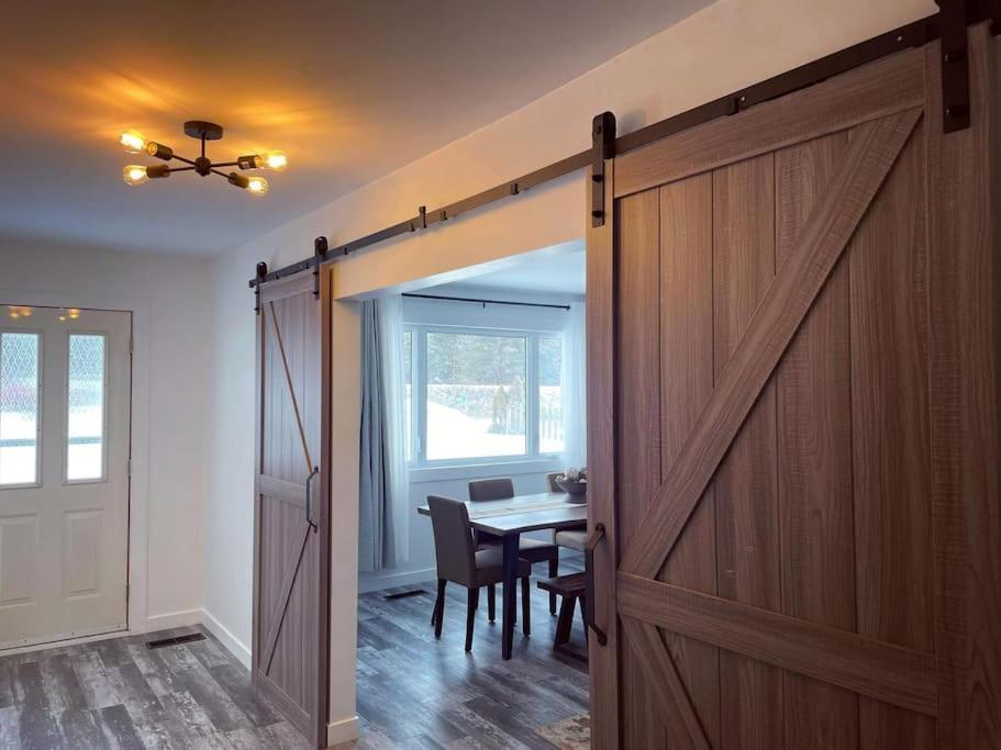 Private Cottage With Huge Private Dog Park! Barrys Bay Bagian luar foto